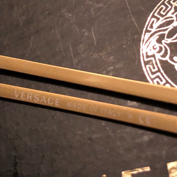 Men’s Versace sunglasses - Picture 4 of 5